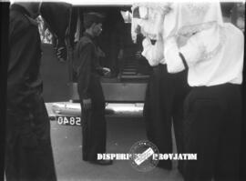 Pemindahan Jenazah Raja Solo Paku Buwono VI dari Ambon ke  Solo. 10-3-1957