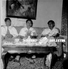 Tokoh-tokoh PNI, NU, MASYUMI Jatim berkumpul bersama dalam sebuah acara, surabaya, 4 – 1 - 1956