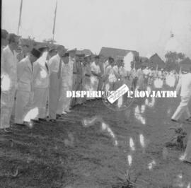 Suasana upacara peringatan hari Sumpah Pemuda ke makam pahlawan W.R. Supratman  di Surabaya, tahu...