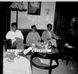 Tokoh-tokoh PNI, NU, MASYUMI Jatim berkumpul bersama dalam sebuah acara, surabaya, 4 – 1 - 1956