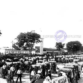 Upacara militer penggalian / pemakaman kerangka pahlawan 1945, 12 – 8 – 1961