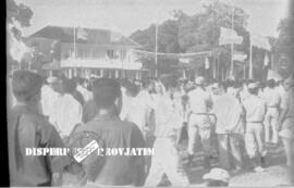 Suasana demonstrasi Lumumba (Patrice Lumumba, 36 tahun, Perdana Menteri Kongo saat itu. Dia adala...