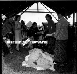 Acara acara peletakan batu pertama pembangunan gedung perawatan kanak-kanak yayasan kartini Surab...