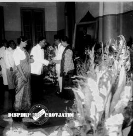 Undangan dari perwakilan negara asing pada resepsi Malam Peringatan HUT Kemerdekaan Republik Indo...
