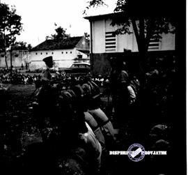 Para pembina dan pandu pada peringatan hari Boden Powell di Surabaya, Tanggal, 22 Pebruari 1951