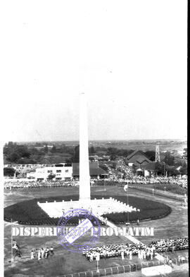 Suasana Peringatan hari pahlawan foto diambil dari gedung kantor gubernuran  Surabaya,  10 – 11 –...