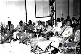 Bank Indonesia ke-18 di Jember tanggal 8 Februari 1958 tampak para tamu undangan sedang mendengar...