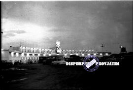 Gapura CEFI (Center For Economical Fairs of Indonesia) yang diselenggarakan di Surabaya, tahun 1958