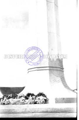Karangan bunga yang diletakkan di tugu pahlawan dalam peringatan hari pahlawan di Surabaya, 10 – ...